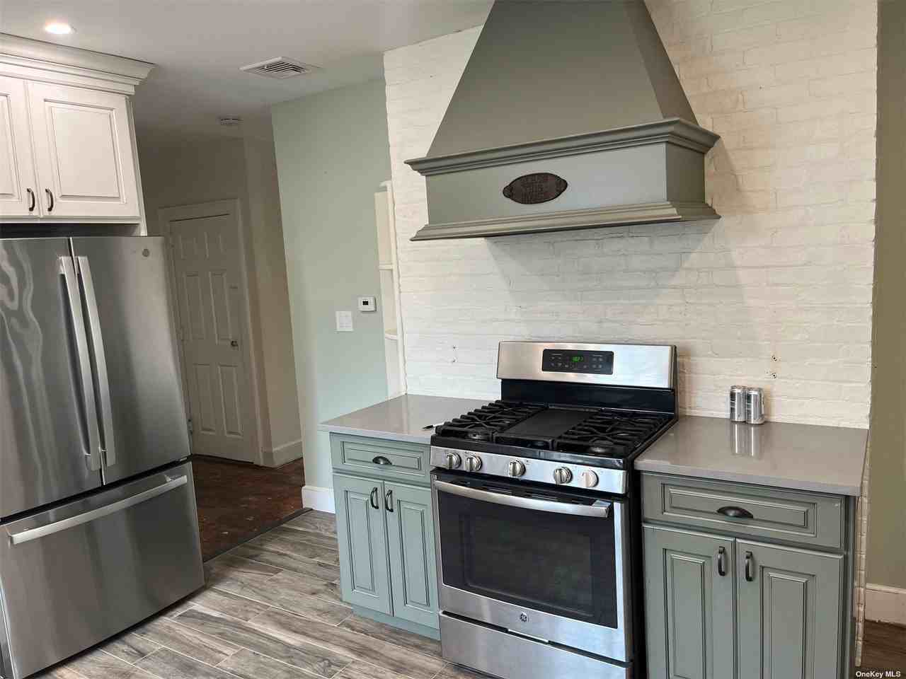 619 Elwood Rd - Photo 3 of 15