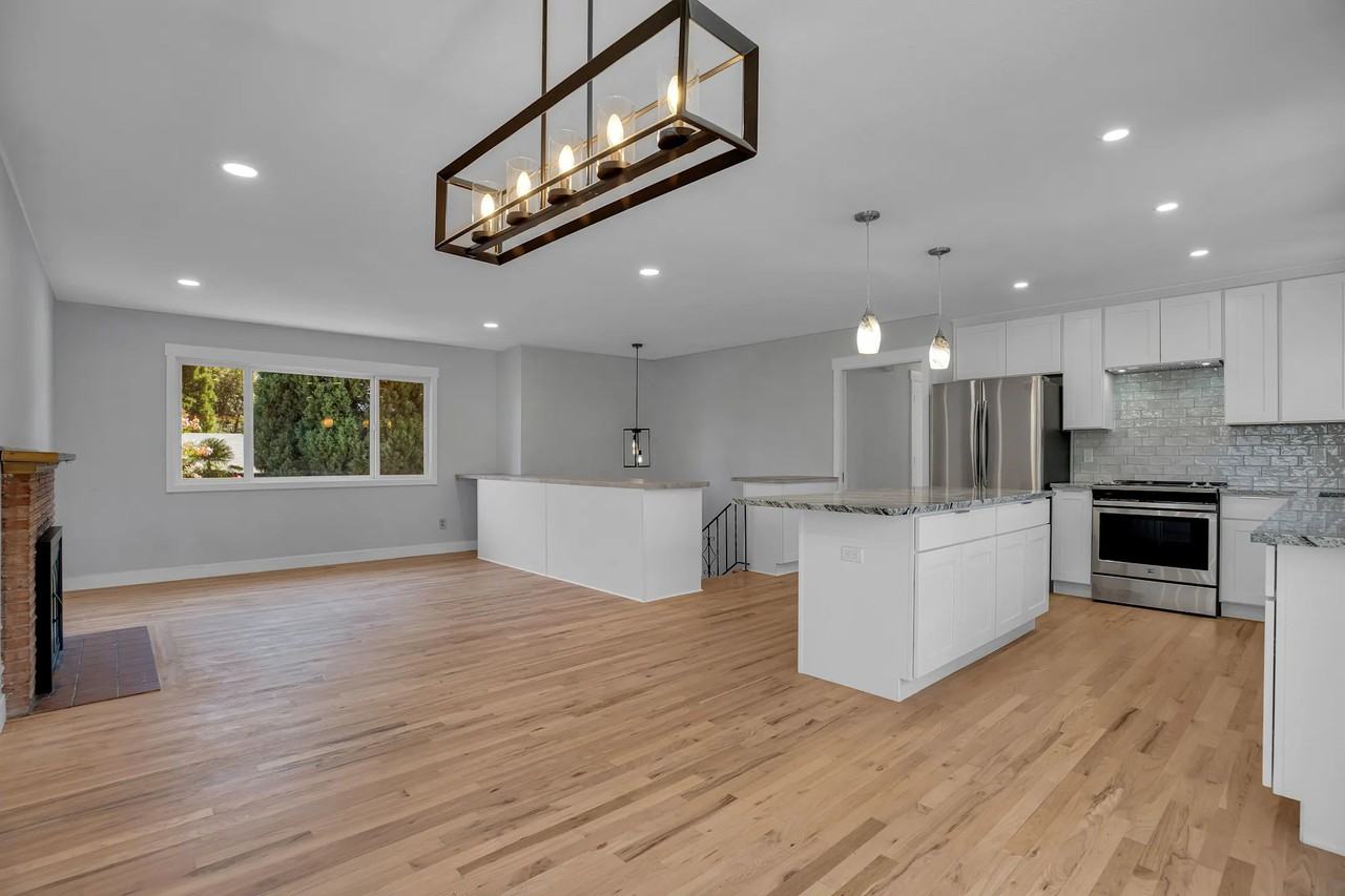 12565 Sw 121st Ave - Photo 2 of 42