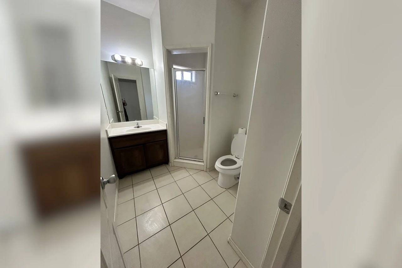 3001 E Diamondhead Ave Unit 2 - Photo 3 of 6