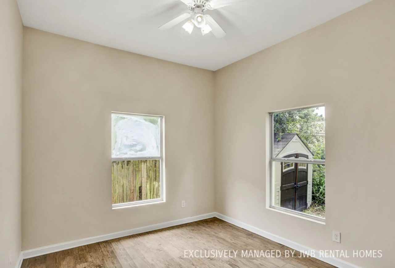 3319 Plum St - Photo 3 of 7