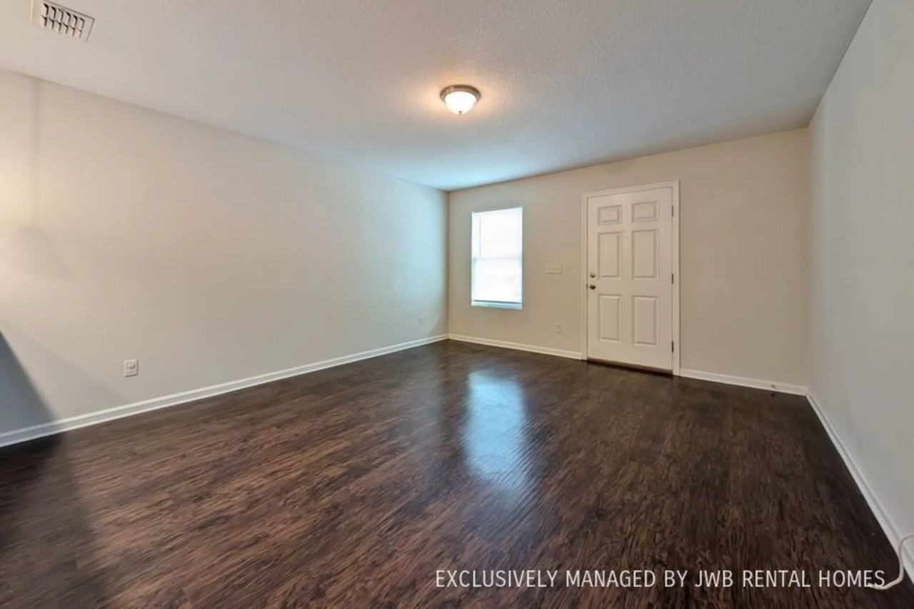 8407 Mcgirts Village Ln - Photo 3 of 6