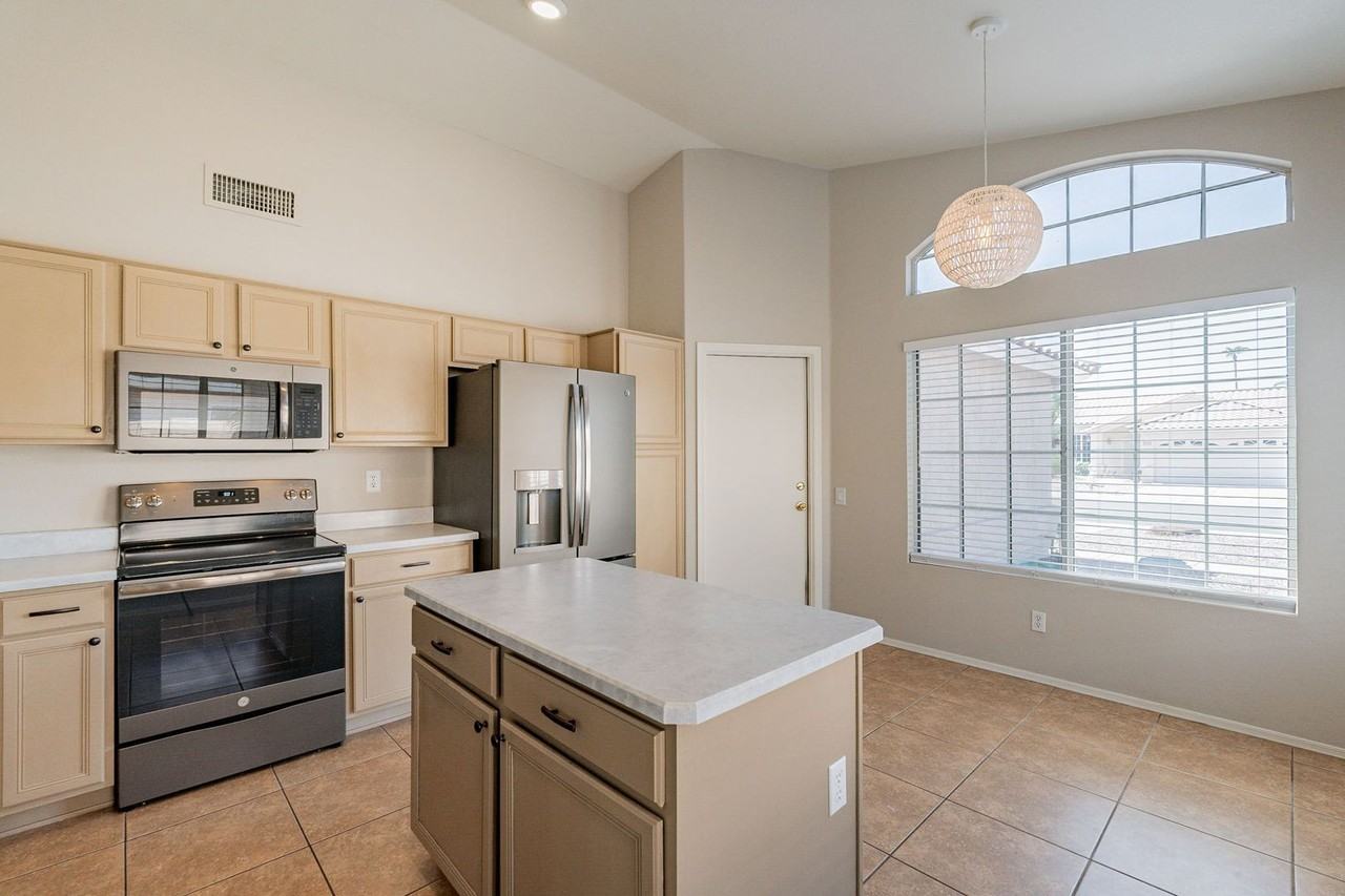 59 N Birch St - Photo 2 of 40