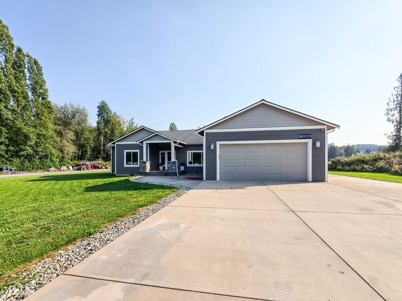 12302 State Route 530 Ne - Photo 2 of 24