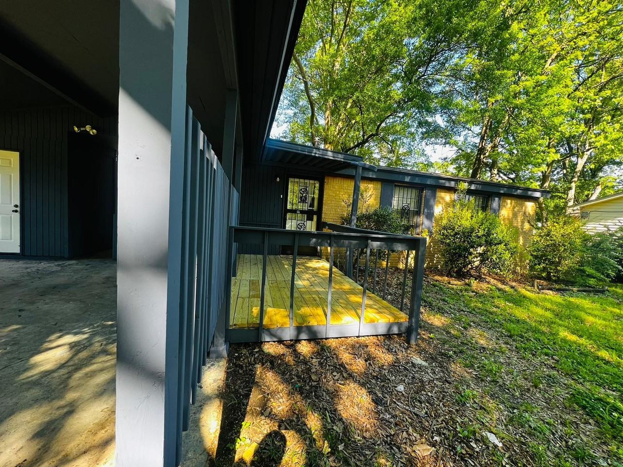 4505 Applegate Rd - Photo 3 of 19