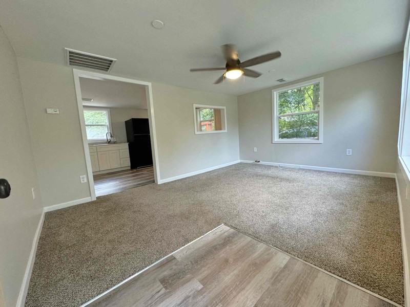 60 Williams St - Photo 5 of 10