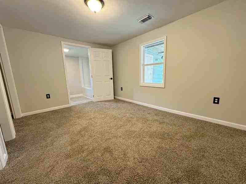 60 Williams St - Photo 7 of 10