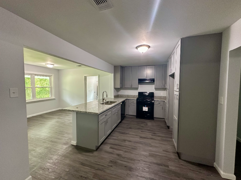 100 Brockman St - Photo 2 of 12