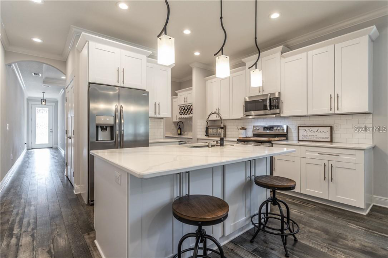 7709 N Dartmouth Ave - Photo 2 of 13