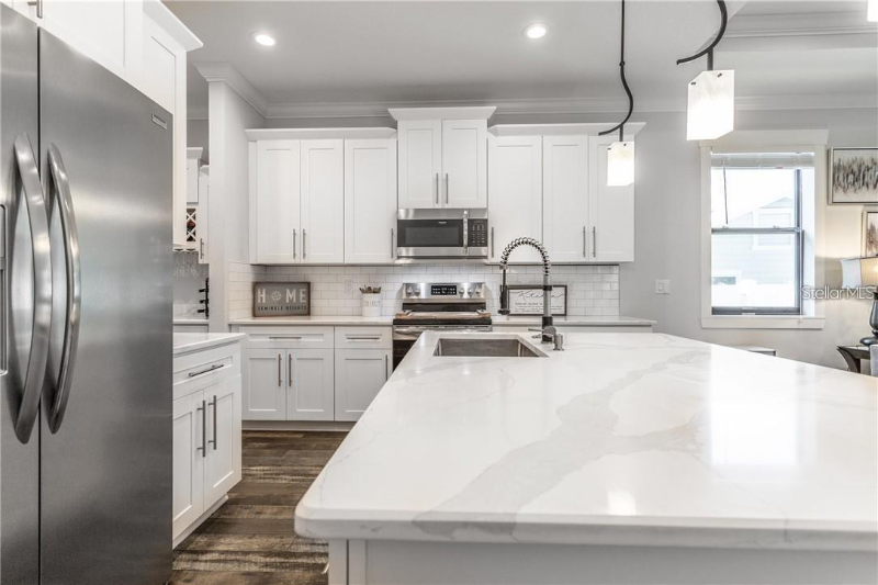 7709 N Dartmouth Ave - Photo 3 of 13