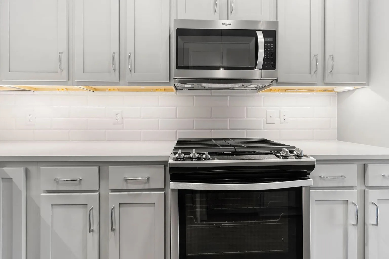 2401 Euclid Ave #103 - Photo 5 of 19