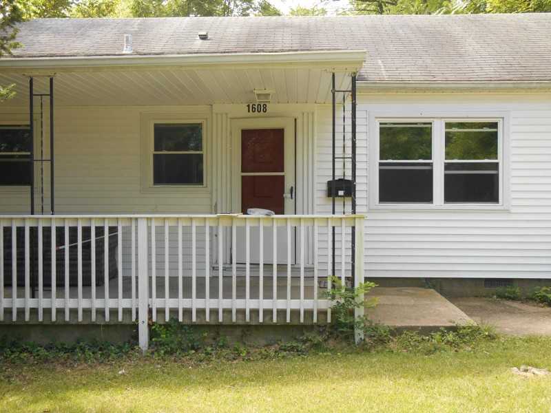 1608 E University St - Photo 3 of 7