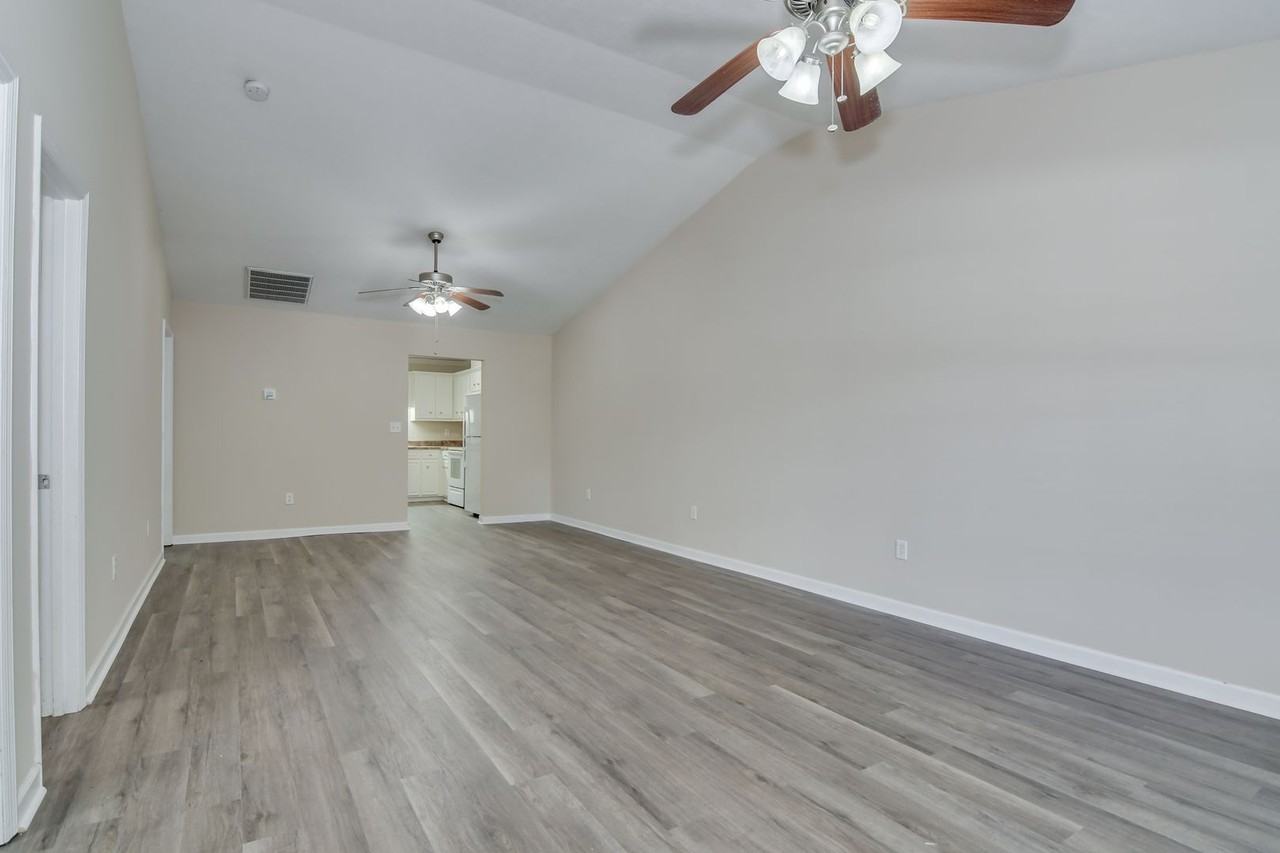 516 Goodale Ct - Photo 6 of 26