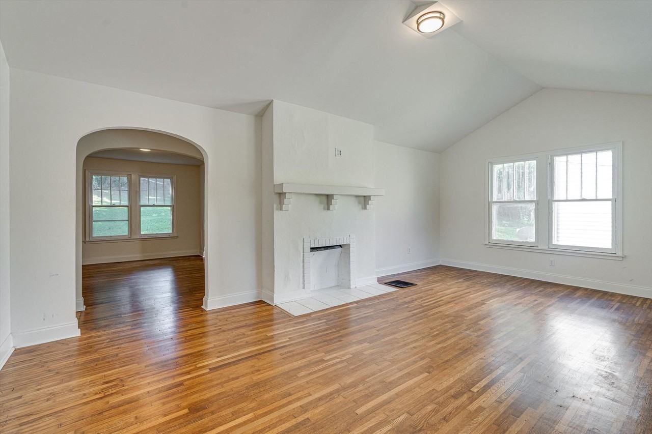 310 Gillespie Rd - Photo 4 of 18