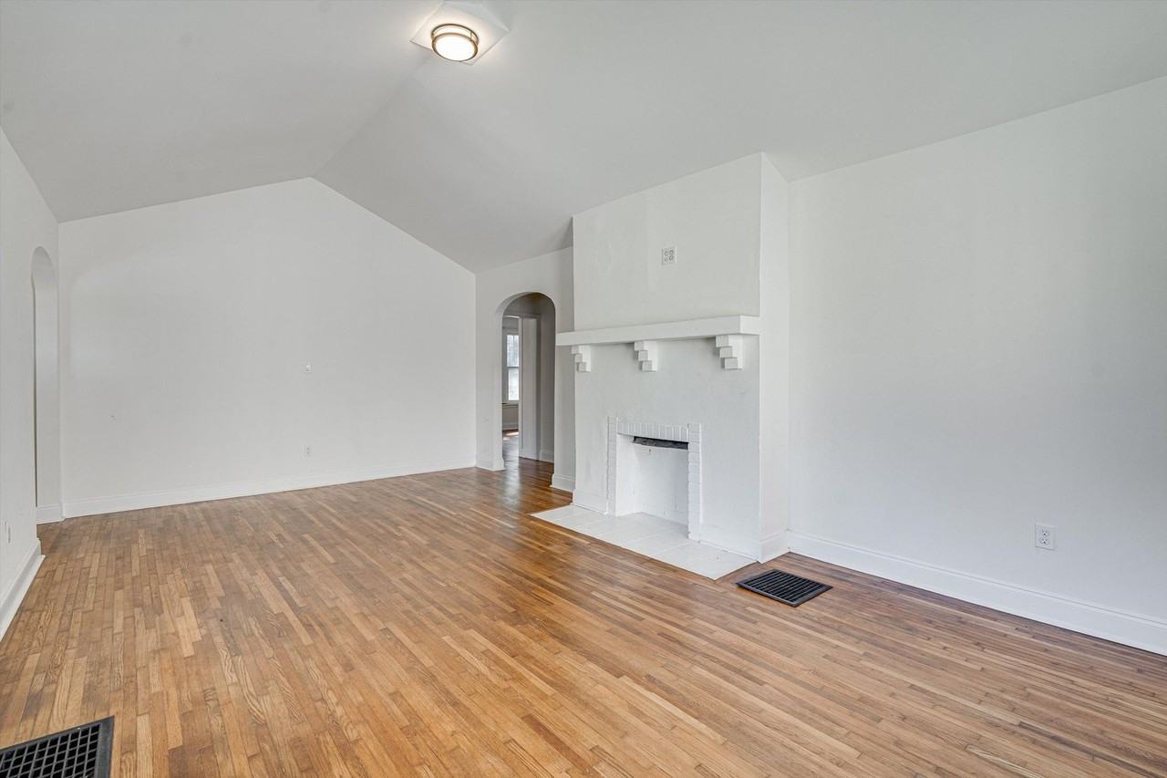 310 Gillespie Rd - Photo 5 of 18