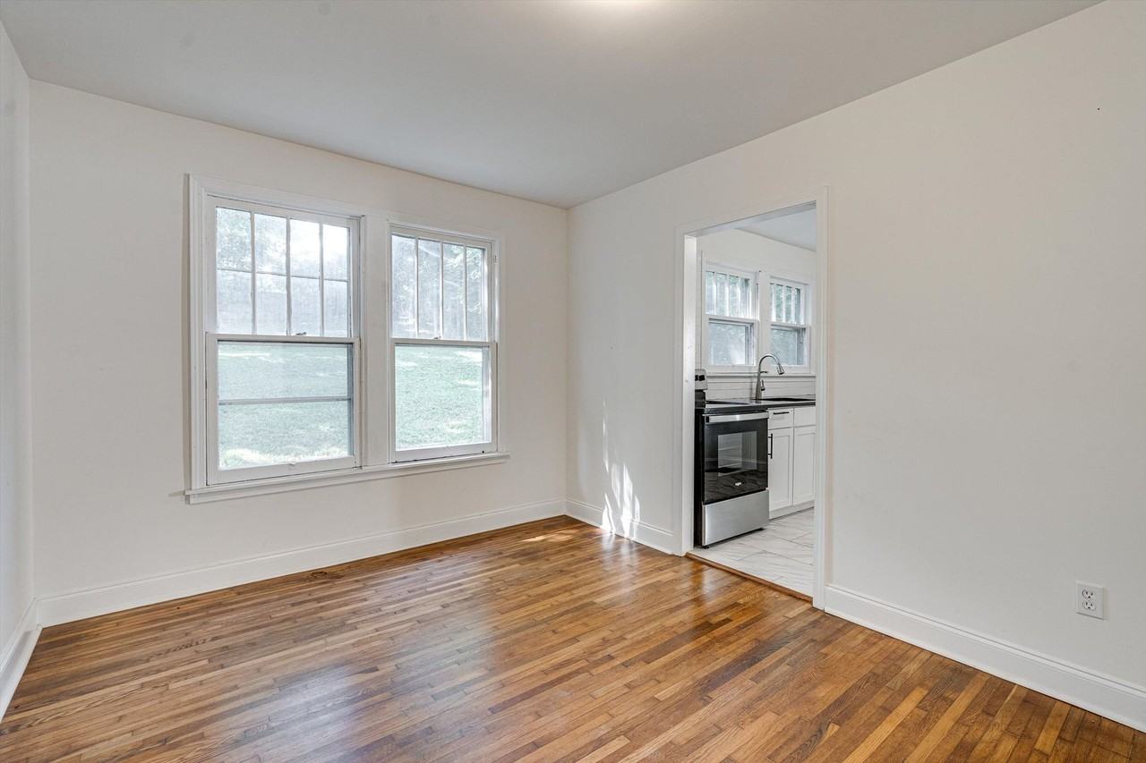 310 Gillespie Rd - Photo 6 of 18