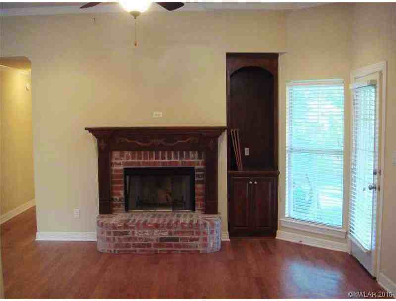 408 Silver Oaks Circle - Photo 6 of 10