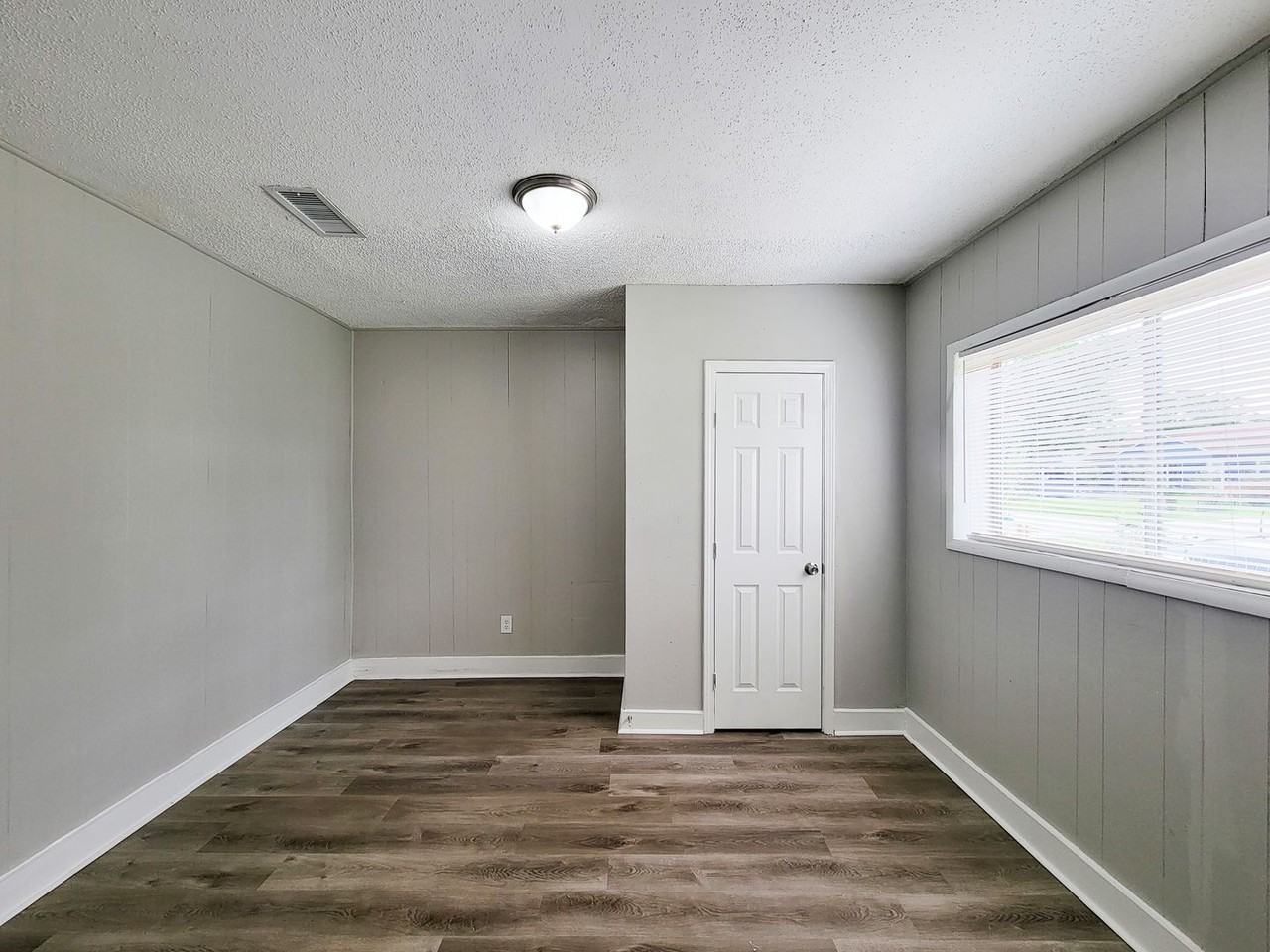 3121 Proswimmer St - Photo 2 of 25
