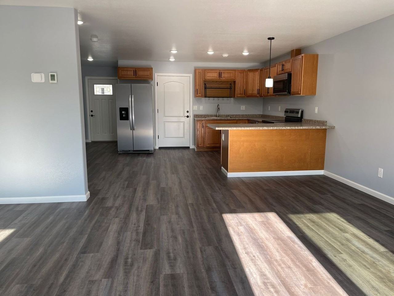 511 2nd St - Photo 5 of 39