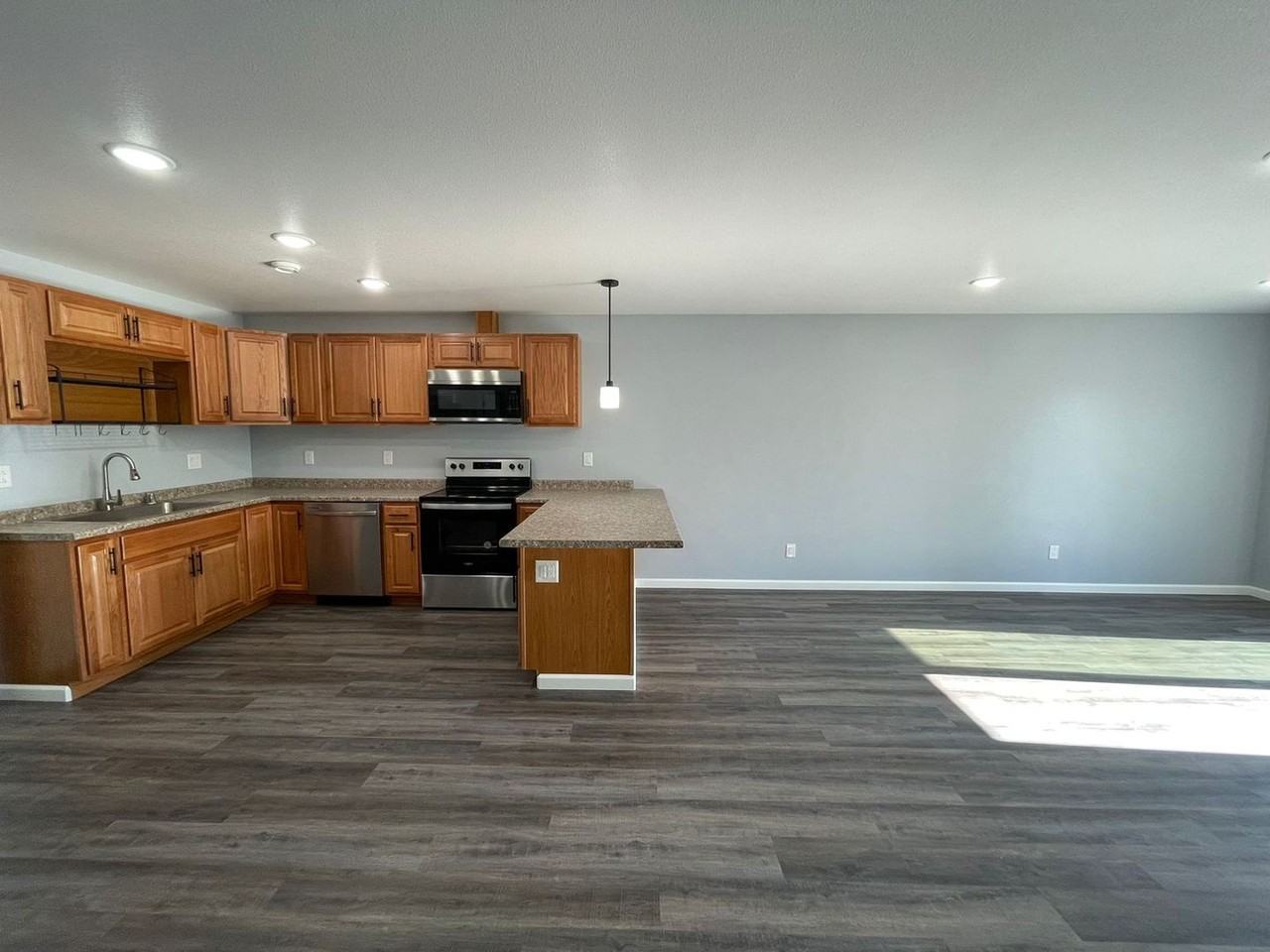 511 2nd St - Photo 6 of 39