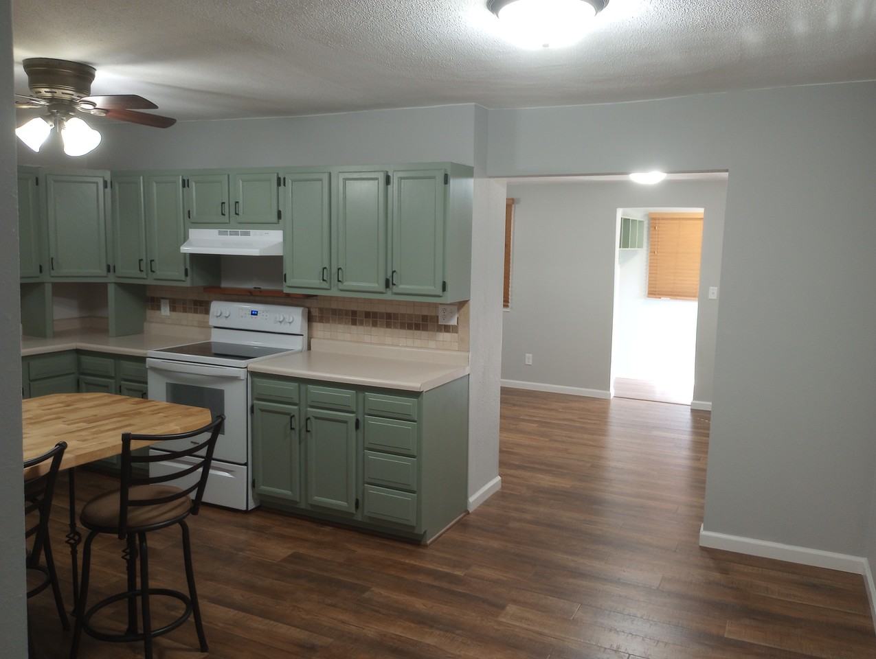 649 E 9th St #NA - Photo 2 of 18