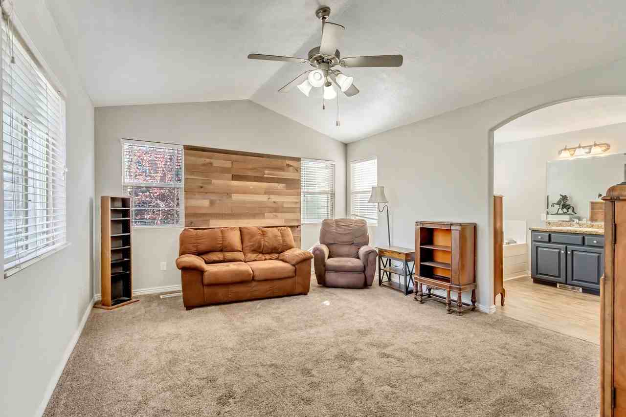 3885 E Cunninghill Dr - Photo 7 of 16