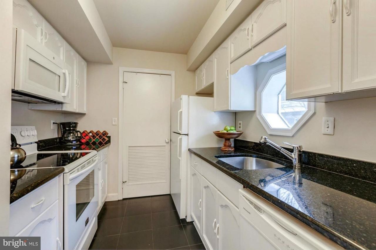 2823 South Wakefield Street #C - Photo 3 of 8