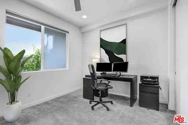 13135 Victory Blvd - Photo 2 of 8