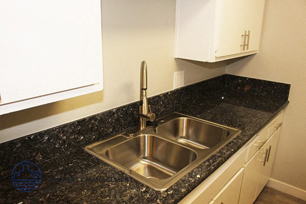 Downey Pointe Apartments - Photo 5 of 25