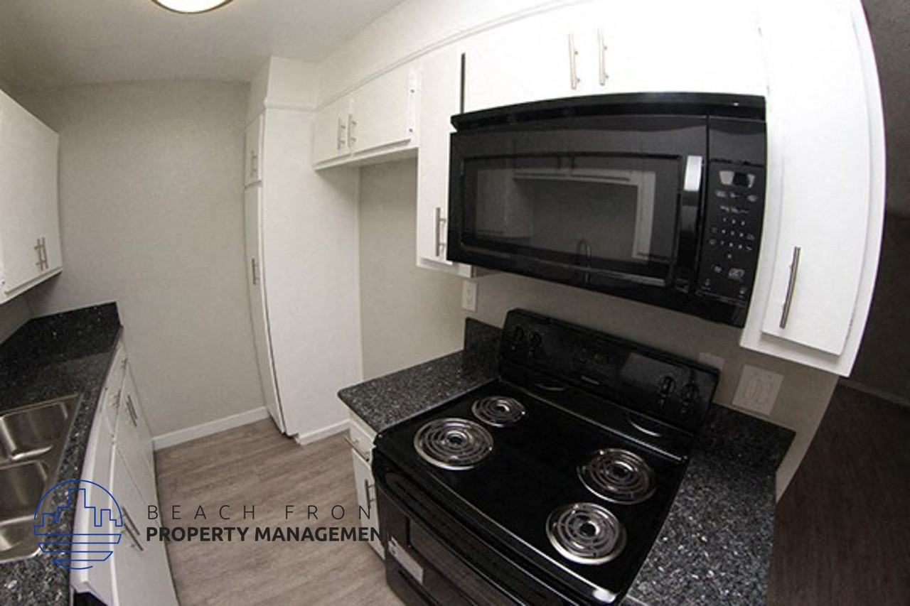 Downey Pointe Apartments - Photo 3 of 25