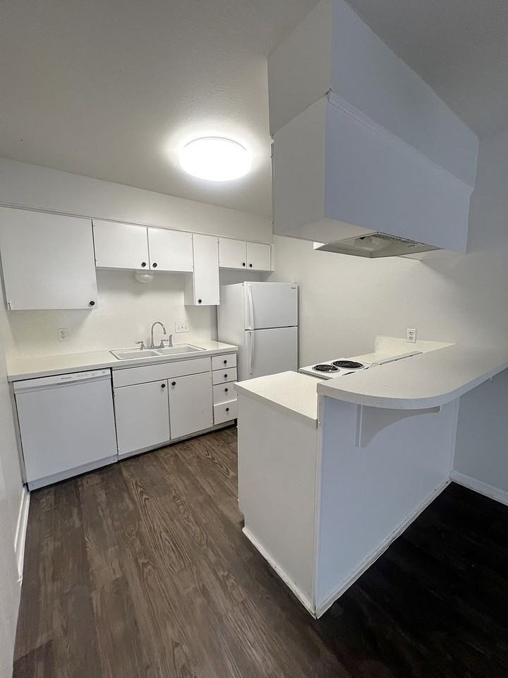 Mayfair Terrace - Photo 2 of 9