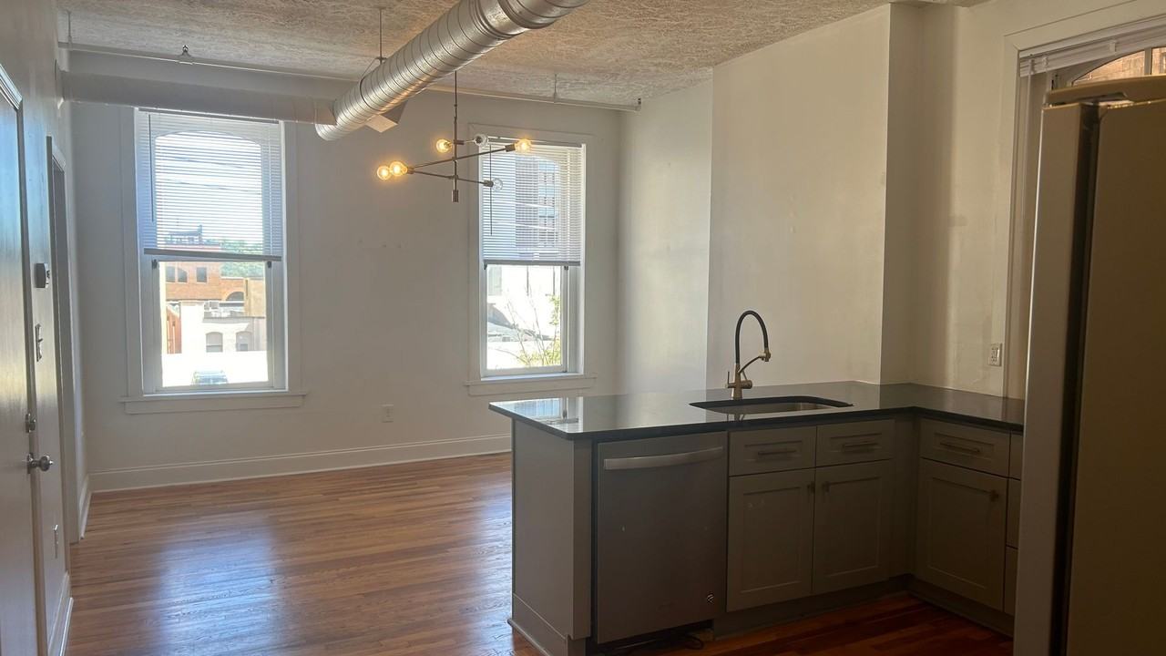 801 Church Street - Photo 4 of 32