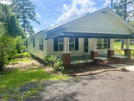 featured image of 201 Fraser St