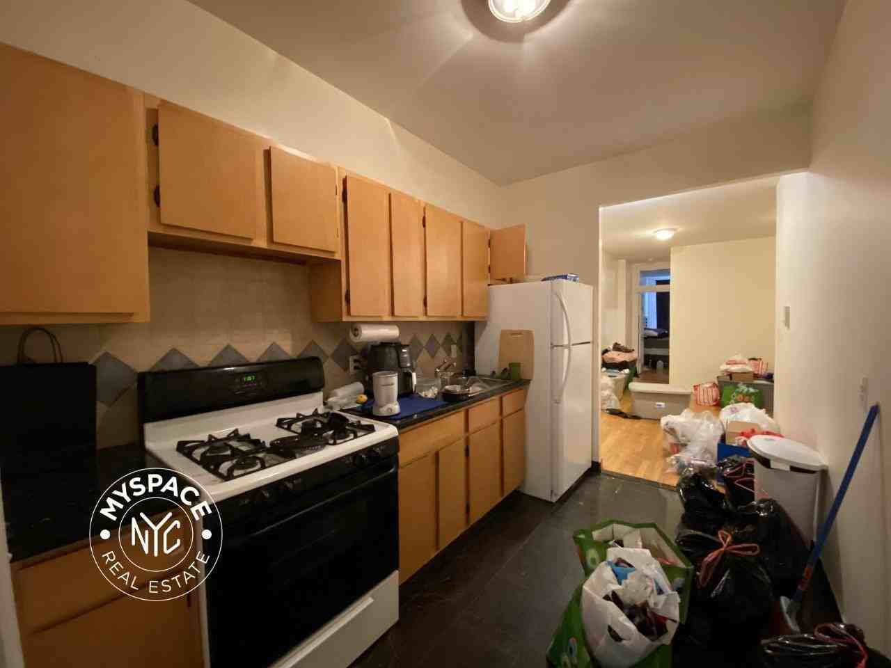 293 Troutman St #4R - Photo 2 of 6
