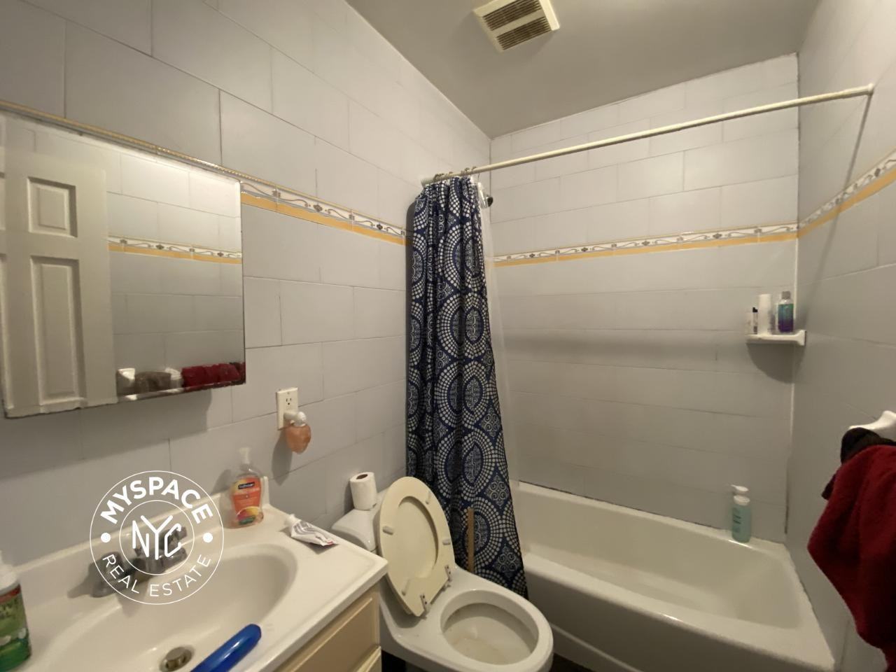 293 Troutman St #4R - Photo 5 of 6