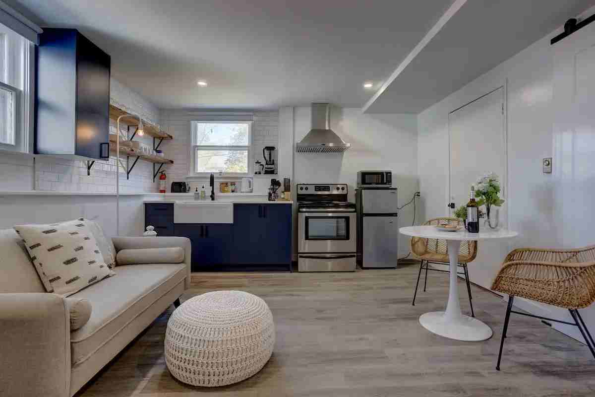 22 Glenwood Avenue 2 - Photo 2 of 8