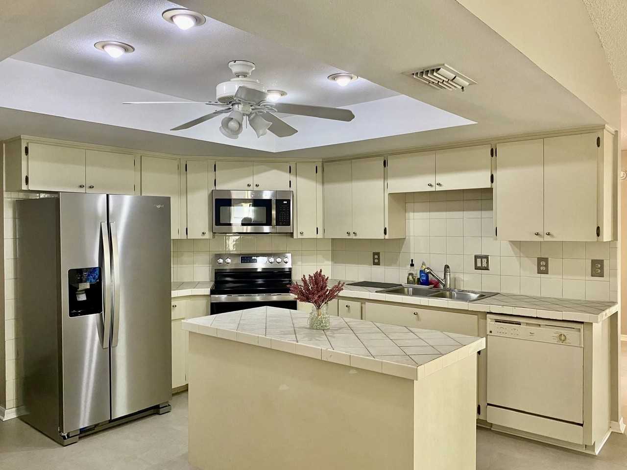 14019 Ellesmere Dr #NA - Photo 2 of 12