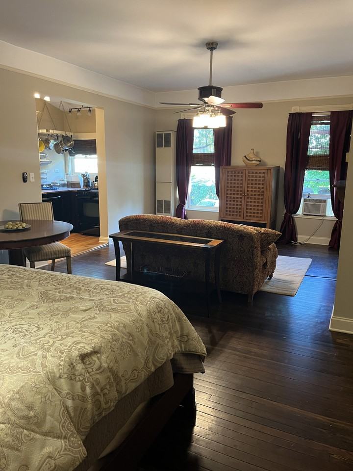 147 E Chestnut St #4 - Photo 4 of 15