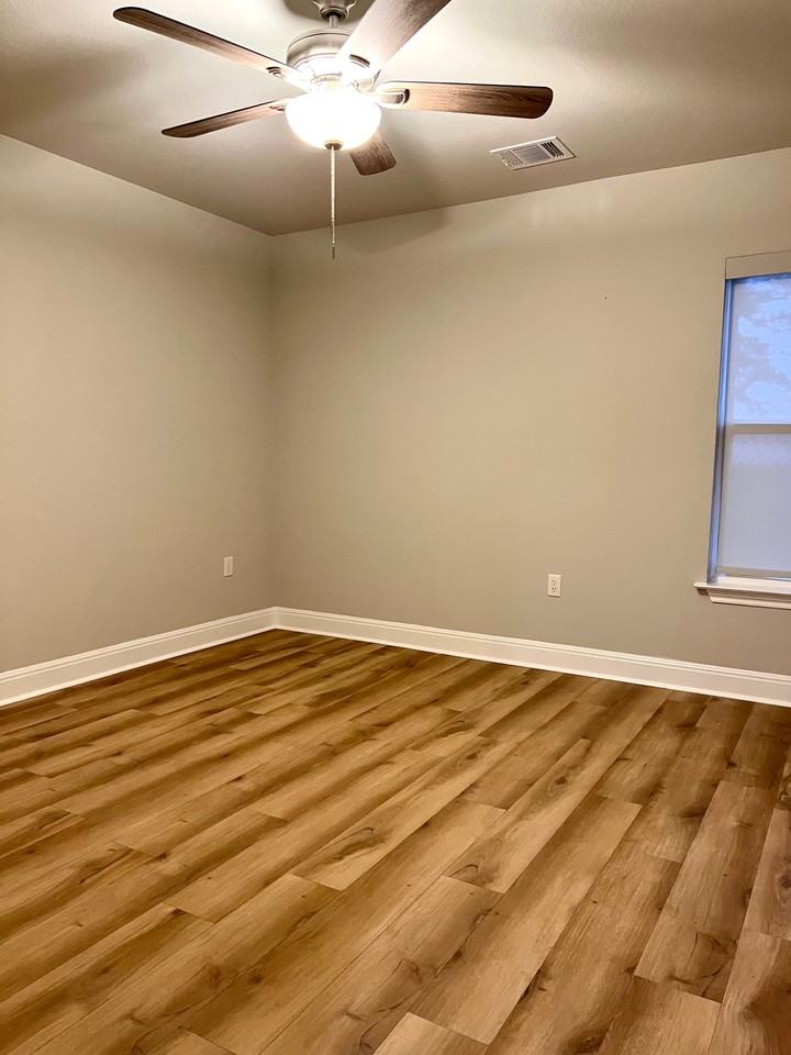 20109 Travis Dr #A - Photo 6 of 11