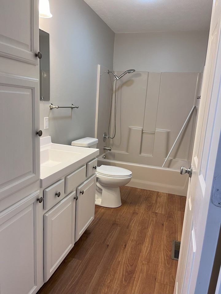 411 S Lafayette St #A - Photo 7 of 11