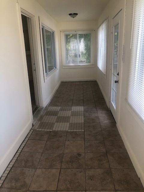 1739 W Custer Ave - Photo 2 of 8