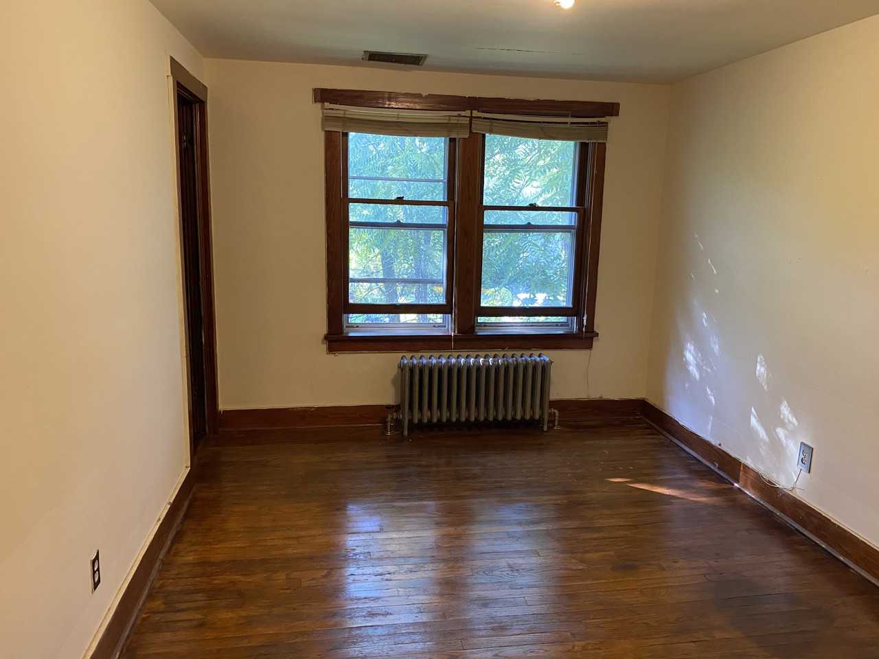 824 Elmwood St #NA - Photo 4 of 13