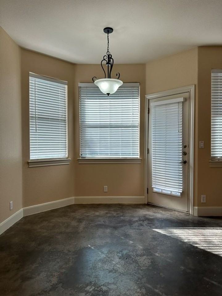 22114 Oban Dr - Photo 5 of 29