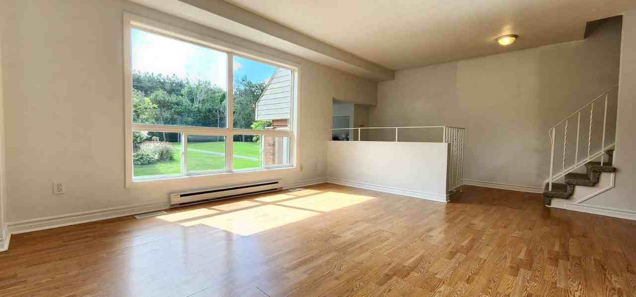 30 Forester Cres - Photo 2 of 16