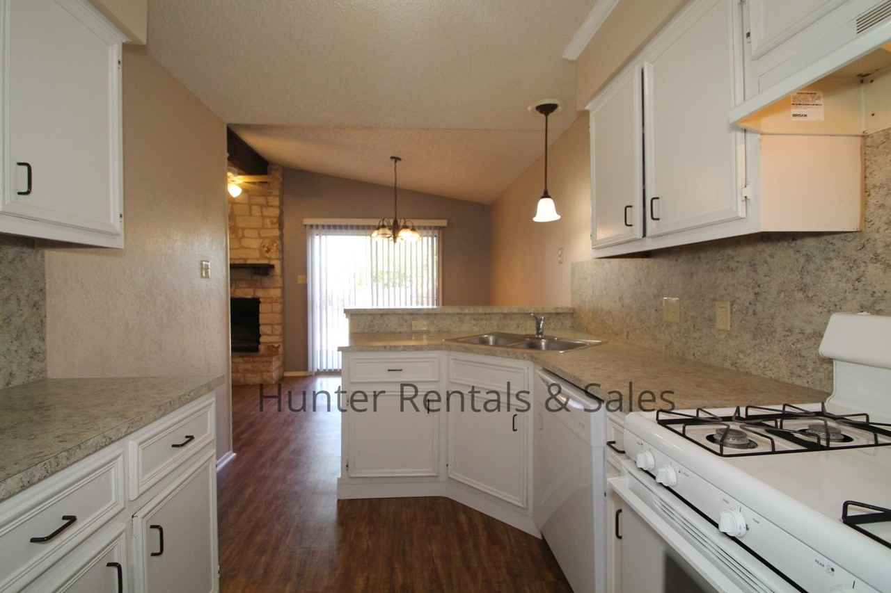 1023 Royal Vista Dr - Photo 7 of 24