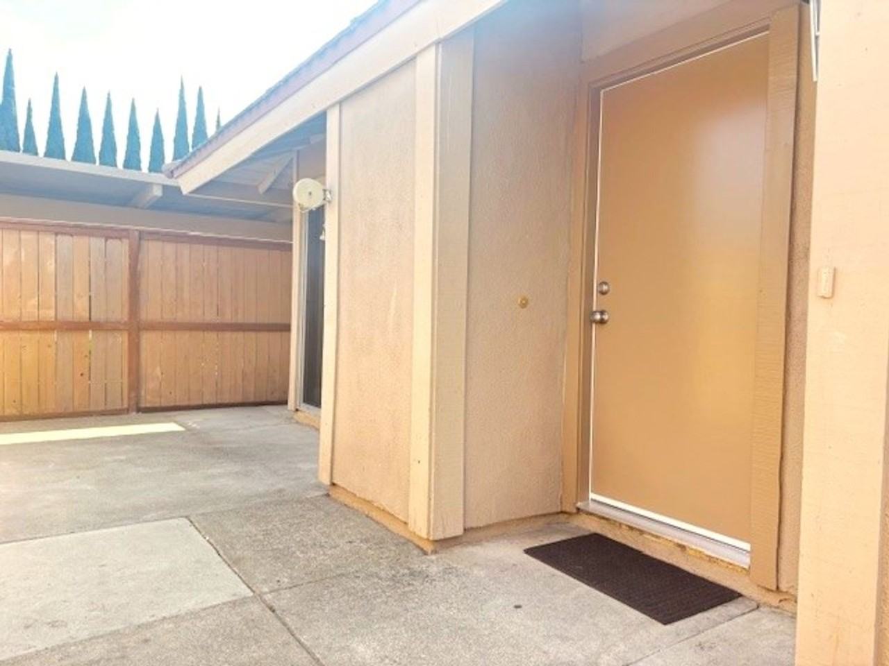 2174 Larch Ln - Photo 3 of 18