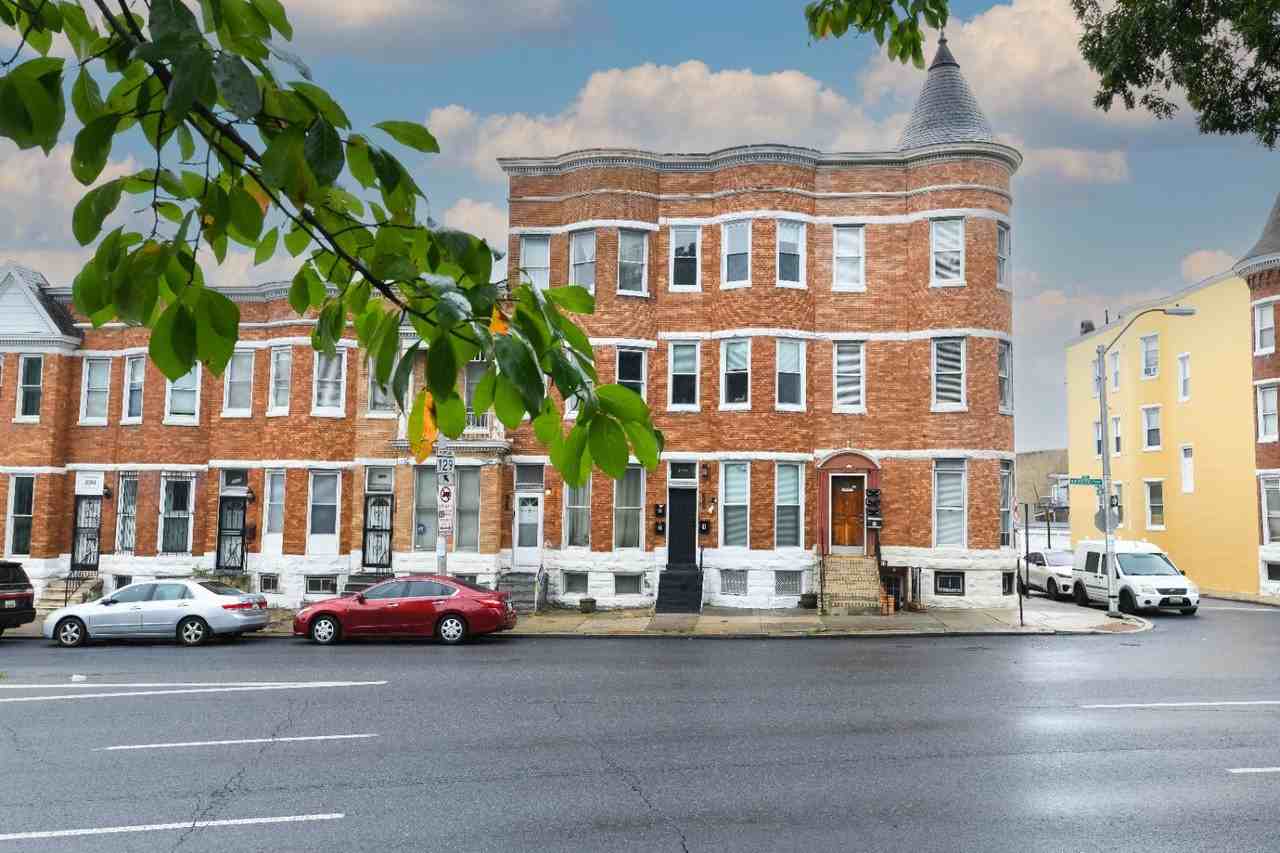 auchentoroly-terrace-apartments-3022-auchentoroly-ter-baltimore-md