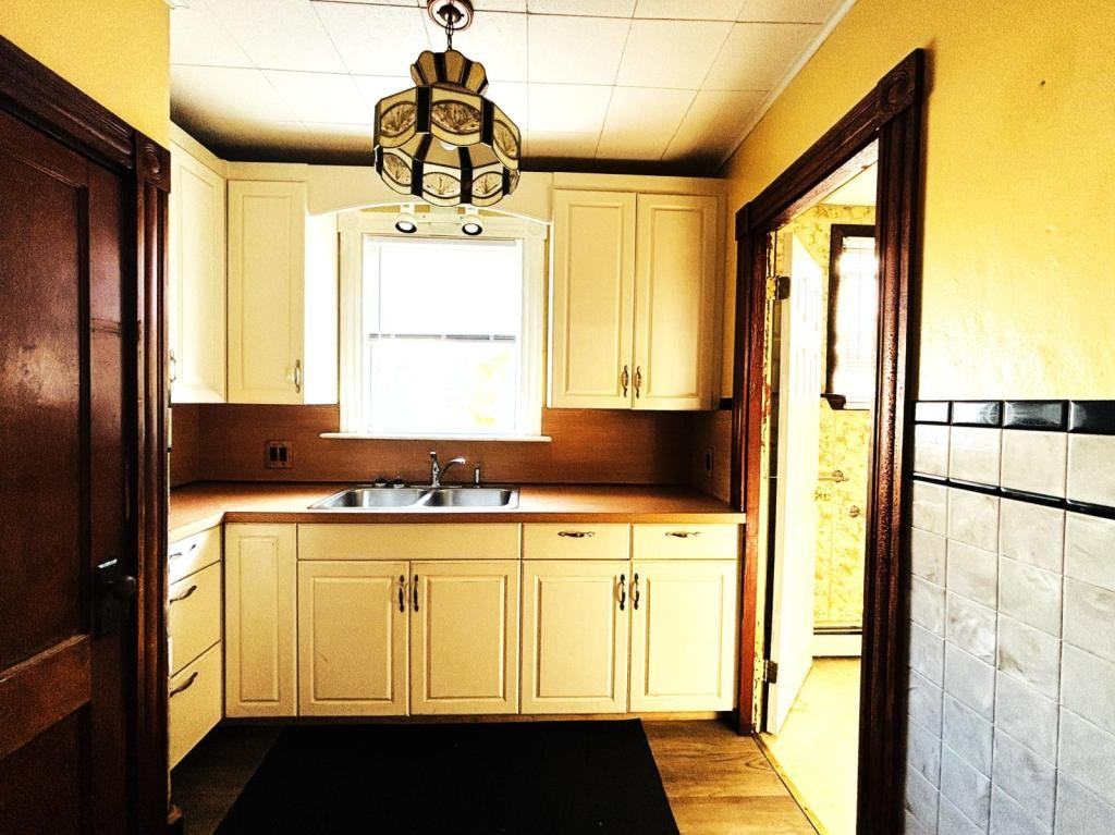 104 Brook St Apt 1 - Photo 2 of 11