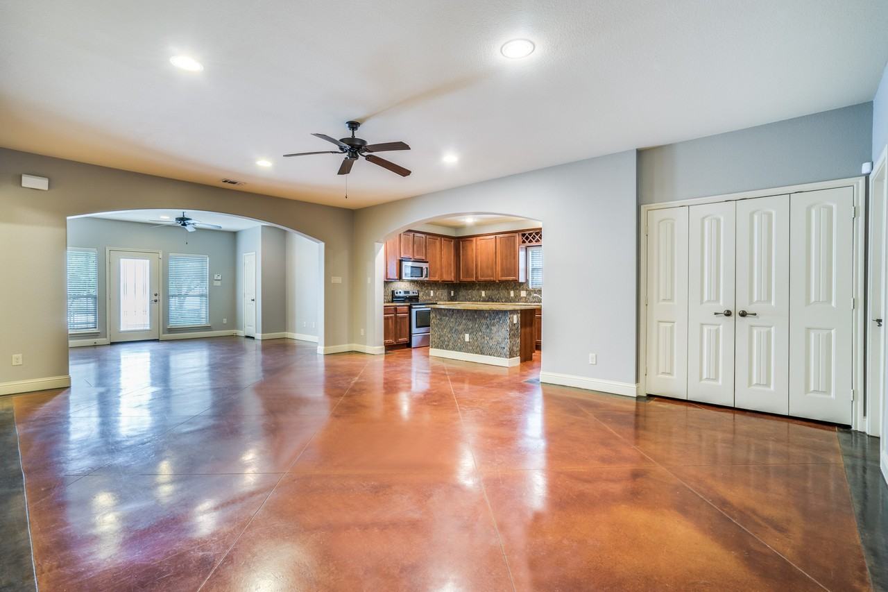 2710 Lubbock Ave #2710 - Photo 2 of 18