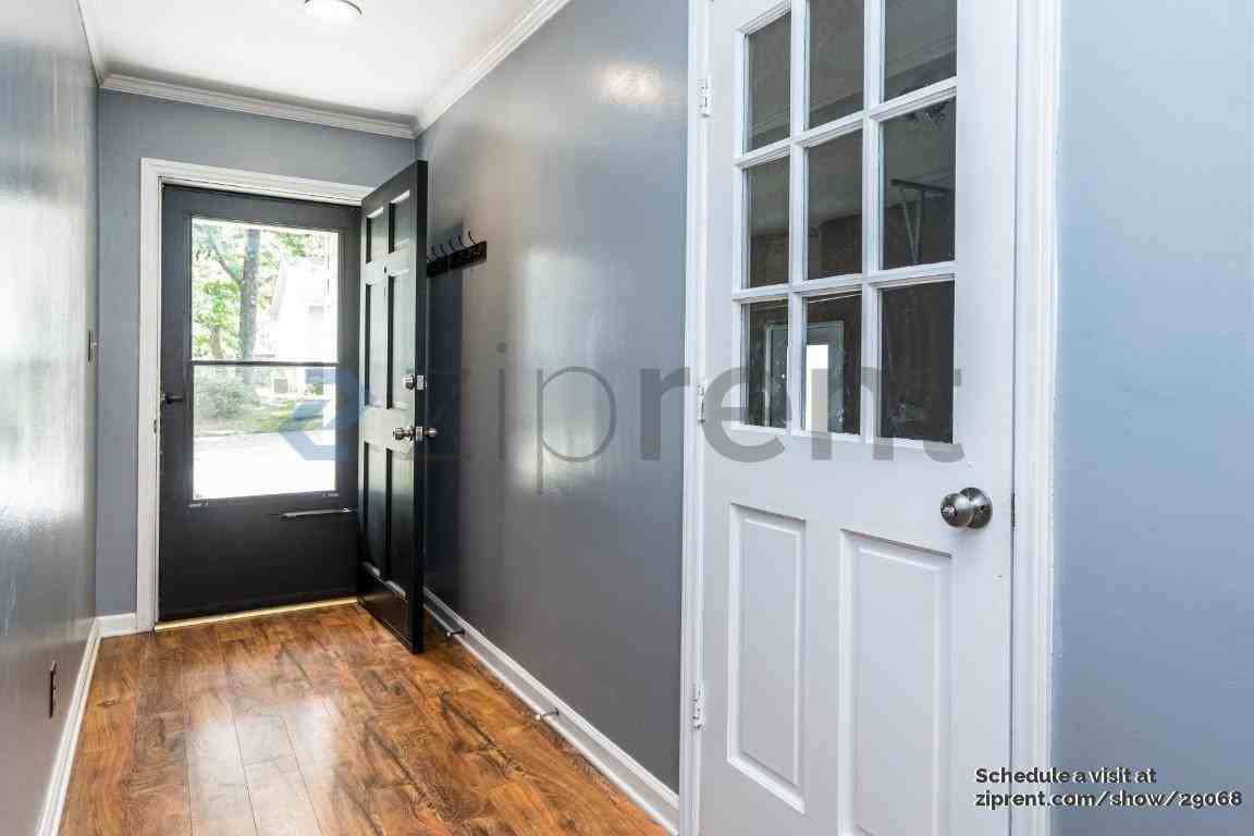 3633 Meadow Creek Ln - Photo 4 of 22