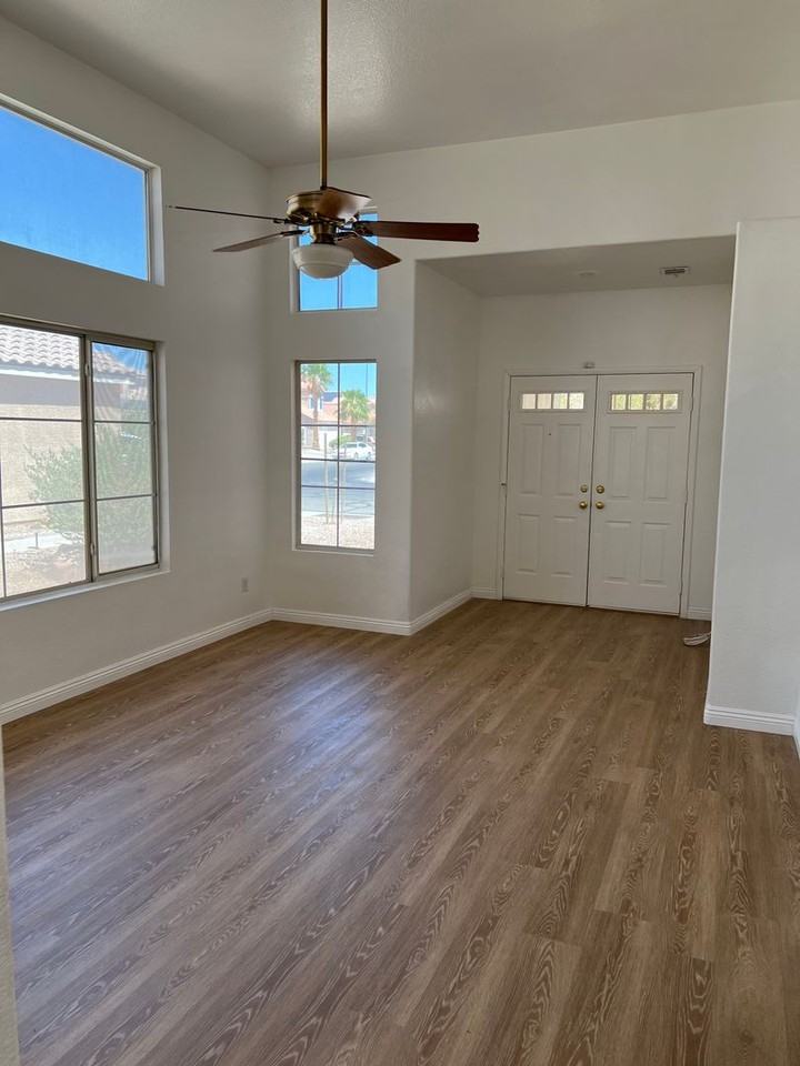 1807 Desert Sage Ave, North Las Vegas, NV 89031, USA 2 unit Rentals